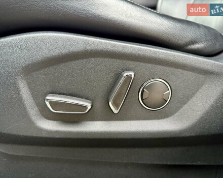 Серый Форд Эдж, объемом двигателя 2 л и пробегом 204 тыс. км за 19500 $, фото 38 на Automoto.ua