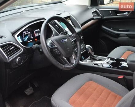 Серый Форд Эдж, объемом двигателя 2 л и пробегом 88 тыс. км за 19900 $, фото 4 на Automoto.ua