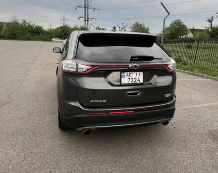 Серый Форд Эдж, объемом двигателя 2 л и пробегом 202 тыс. км за 15500 $, фото 4 на Automoto.ua