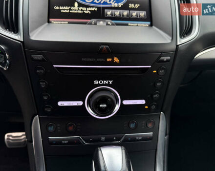 Серый Форд Эдж, объемом двигателя 2 л и пробегом 204 тыс. км за 19500 $, фото 32 на Automoto.ua