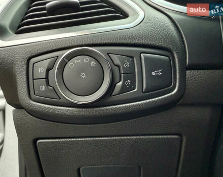 Серый Форд Эдж, объемом двигателя 2 л и пробегом 204 тыс. км за 19500 $, фото 26 на Automoto.ua