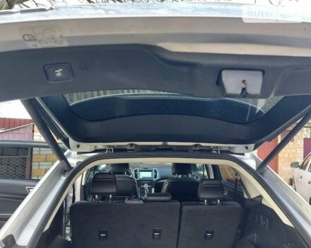 Сірий Форд Едж, об'ємом двигуна 2 л та пробігом 127 тис. км за 20000 $, фото 4 на Automoto.ua