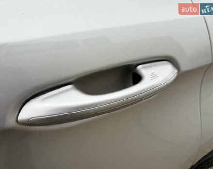 Серый Форд Эдж, объемом двигателя 2 л и пробегом 204 тыс. км за 19500 $, фото 18 на Automoto.ua