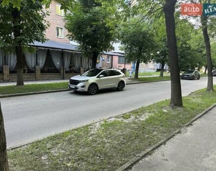 Сірий Форд Едж, об'ємом двигуна 2 л та пробігом 142 тис. км за 19000 $, фото 3 на Automoto.ua