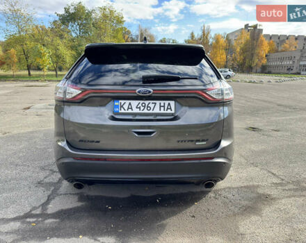 Сірий Форд Едж, об'ємом двигуна 2 л та пробігом 154 тис. км за 17500 $, фото 4 на Automoto.ua