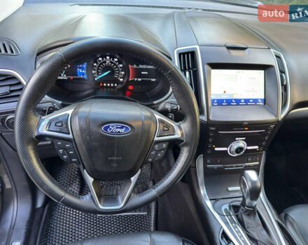 Сірий Форд Едж, об'ємом двигуна 2 л та пробігом 154 тис. км за 17500 $, фото 19 на Automoto.ua