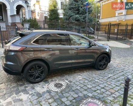 Сірий Форд Едж, об'ємом двигуна 2 л та пробігом 110 тис. км за 18000 $, фото 5 на Automoto.ua