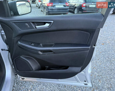 Сірий Форд Едж, об'ємом двигуна 2 л та пробігом 55 тис. км за 15000 $, фото 19 на Automoto.ua