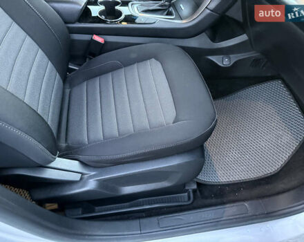 Сірий Форд Едж, об'ємом двигуна 2 л та пробігом 55 тис. км за 15000 $, фото 21 на Automoto.ua