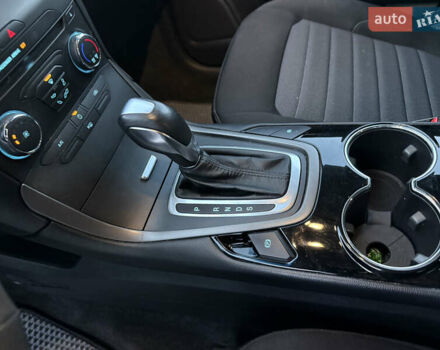 Сірий Форд Едж, об'ємом двигуна 2 л та пробігом 55 тис. км за 15000 $, фото 45 на Automoto.ua