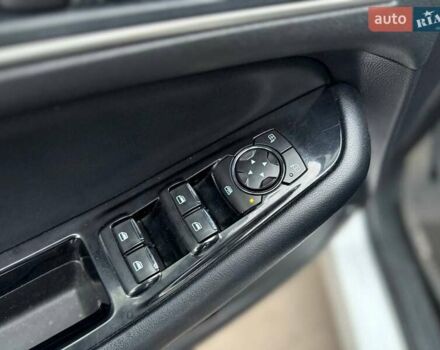 Серый Форд Эдж, объемом двигателя 2 л и пробегом 95 тыс. км за 16990 $, фото 13 на Automoto.ua