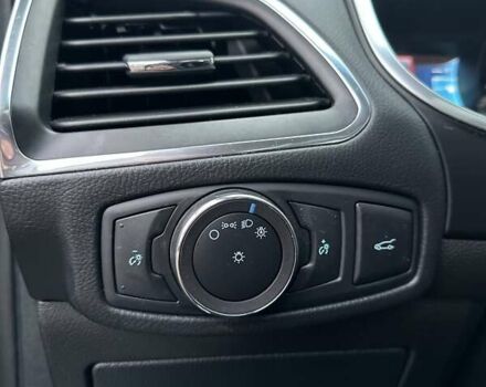 Серый Форд Эдж, объемом двигателя 2 л и пробегом 109 тыс. км за 21000 $, фото 20 на Automoto.ua