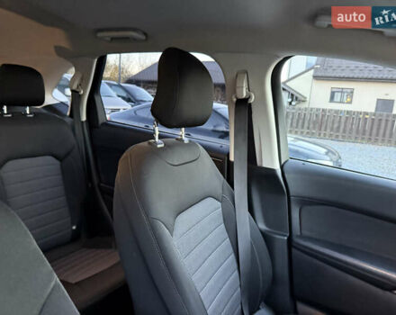 Сірий Форд Едж, об'ємом двигуна 2 л та пробігом 55 тис. км за 15000 $, фото 26 на Automoto.ua