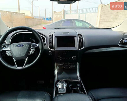 Серый Форд Эдж, объемом двигателя 2 л и пробегом 88 тыс. км за 18000 $, фото 3 на Automoto.ua