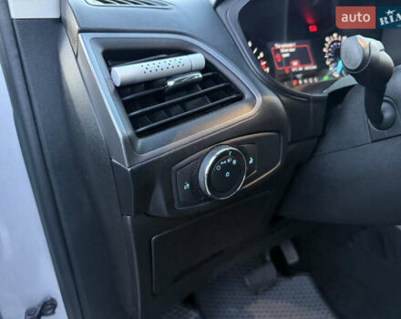 Сірий Форд Едж, об'ємом двигуна 2 л та пробігом 55 тис. км за 15000 $, фото 43 на Automoto.ua