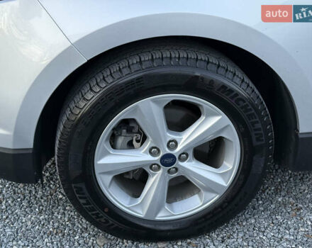 Сірий Форд Едж, об'ємом двигуна 2 л та пробігом 55 тис. км за 15000 $, фото 4 на Automoto.ua