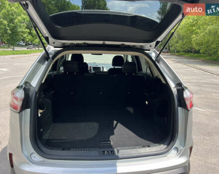 Серый Форд Эдж, объемом двигателя 2 л и пробегом 210 тыс. км за 19000 $, фото 11 на Automoto.ua