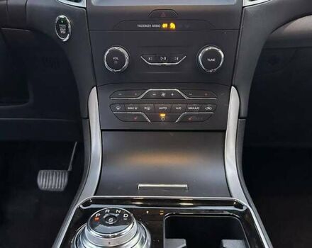 Серый Форд Эдж, объемом двигателя 2 л и пробегом 46 тыс. км за 20200 $, фото 7 на Automoto.ua