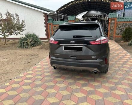 Сірий Форд Едж, об'ємом двигуна 2 л та пробігом 104 тис. км за 18600 $, фото 4 на Automoto.ua