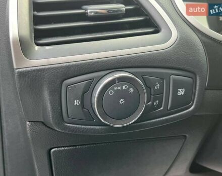 Сірий Форд Едж, об'ємом двигуна 2 л та пробігом 167 тис. км за 14300 $, фото 12 на Automoto.ua