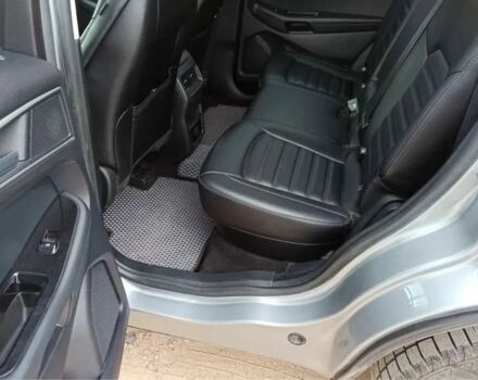 Серый Форд Эдж, объемом двигателя 2 л и пробегом 90 тыс. км за 12300 $, фото 12 на Automoto.ua