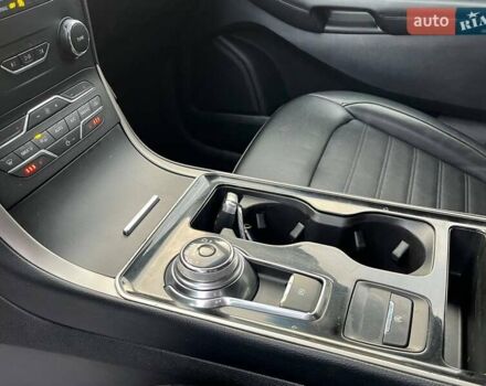 Сірий Форд Едж, об'ємом двигуна 2 л та пробігом 167 тис. км за 14300 $, фото 14 на Automoto.ua