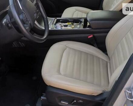 Серый Форд Эдж, объемом двигателя 2 л и пробегом 113 тыс. км за 20100 $, фото 52 на Automoto.ua