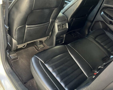 Серый Форд Эдж, объемом двигателя 2 л и пробегом 210 тыс. км за 19000 $, фото 5 на Automoto.ua