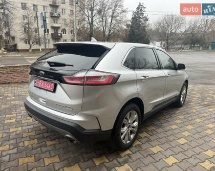 Серый Форд Эдж, объемом двигателя 2 л и пробегом 189 тыс. км за 17000 $, фото 3 на Automoto.ua