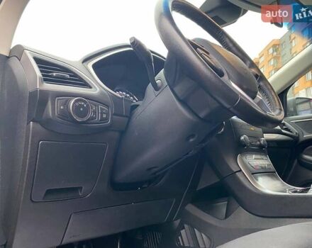 Серый Форд Эдж, объемом двигателя 2 л и пробегом 79 тыс. км за 23500 $, фото 9 на Automoto.ua