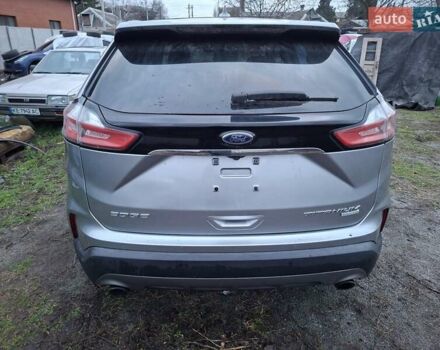 Сірий Форд Едж, об'ємом двигуна 2 л та пробігом 130 тис. км за 13900 $, фото 3 на Automoto.ua