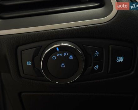 Сірий Форд Едж, об'ємом двигуна 2 л та пробігом 65 тис. км за 17499 $, фото 37 на Automoto.ua