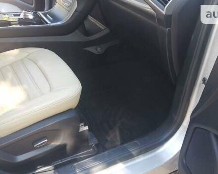 Серый Форд Эдж, объемом двигателя 2 л и пробегом 113 тыс. км за 20100 $, фото 46 на Automoto.ua