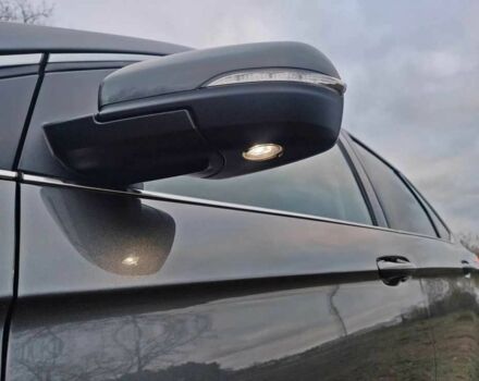 Серый Форд Эдж, объемом двигателя 2 л и пробегом 98 тыс. км за 12600 $, фото 12 на Automoto.ua