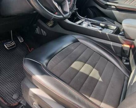 Сірий Форд Едж, об'ємом двигуна 2 л та пробігом 133 тис. км за 20550 $, фото 2 на Automoto.ua