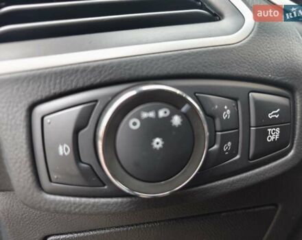 Серый Форд Эдж, объемом двигателя 2 л и пробегом 35 тыс. км за 18300 $, фото 17 на Automoto.ua