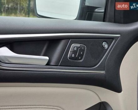 Сірий Форд Едж, об'ємом двигуна 2 л та пробігом 130 тис. км за 20999 $, фото 25 на Automoto.ua