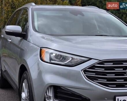 Сірий Форд Едж, об'ємом двигуна 2 л та пробігом 130 тис. км за 20999 $, фото 3 на Automoto.ua