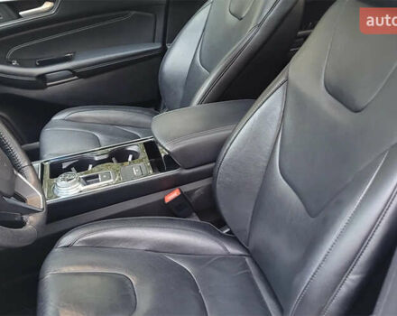 Сірий Форд Едж, об'ємом двигуна 2 л та пробігом 47 тис. км за 16600 $, фото 4 на Automoto.ua