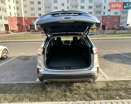 Серый Форд Эдж, объемом двигателя 2 л и пробегом 126 тыс. км за 20450 $, фото 6 на Automoto.ua