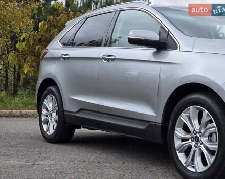 Сірий Форд Едж, об'ємом двигуна 2 л та пробігом 130 тис. км за 20999 $, фото 21 на Automoto.ua