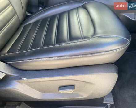 Сірий Форд Едж, об'ємом двигуна 2 л та пробігом 123 тис. км за 17600 $, фото 37 на Automoto.ua