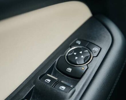 Серый Форд Эдж, объемом двигателя 2 л и пробегом 202 тыс. км за 18700 $, фото 24 на Automoto.ua