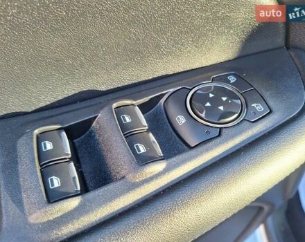 Сірий Форд Едж, об'ємом двигуна 2 л та пробігом 110 тис. км за 17499 $, фото 39 на Automoto.ua