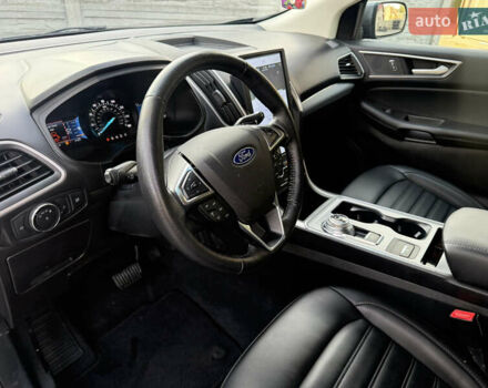 Серый Форд Эдж, объемом двигателя 2 л и пробегом 27 тыс. км за 20000 $, фото 5 на Automoto.ua