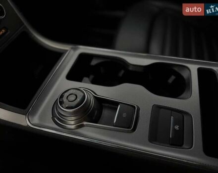 Серый Форд Эдж, объемом двигателя 2 л и пробегом 132 тыс. км за 21000 $, фото 13 на Automoto.ua