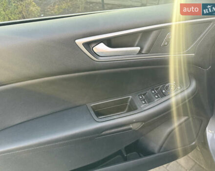 Серый Форд Эдж, объемом двигателя 2 л и пробегом 27 тыс. км за 20000 $, фото 4 на Automoto.ua