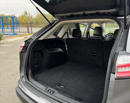 Серый Форд Эдж, объемом двигателя 2 л и пробегом 127 тыс. км за 19200 $, фото 15 на Automoto.ua