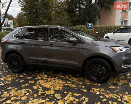 Сірий Форд Едж, об'ємом двигуна 2 л та пробігом 105 тис. км за 17350 $, фото 4 на Automoto.ua