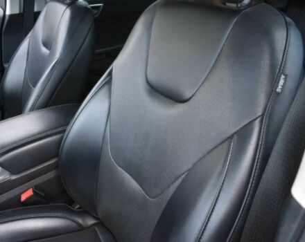 Сірий Форд Едж, об'ємом двигуна 2 л та пробігом 33 тис. км за 17000 $, фото 9 на Automoto.ua
